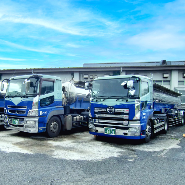 液体ローリー車画像