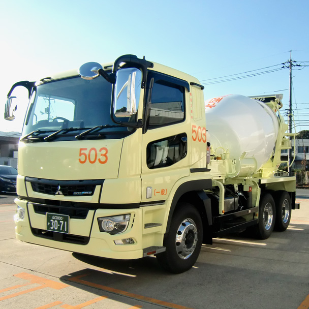 ミキサー車画像